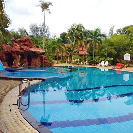 Rompin Beach Resorts Kuala Rompin Exterior photo