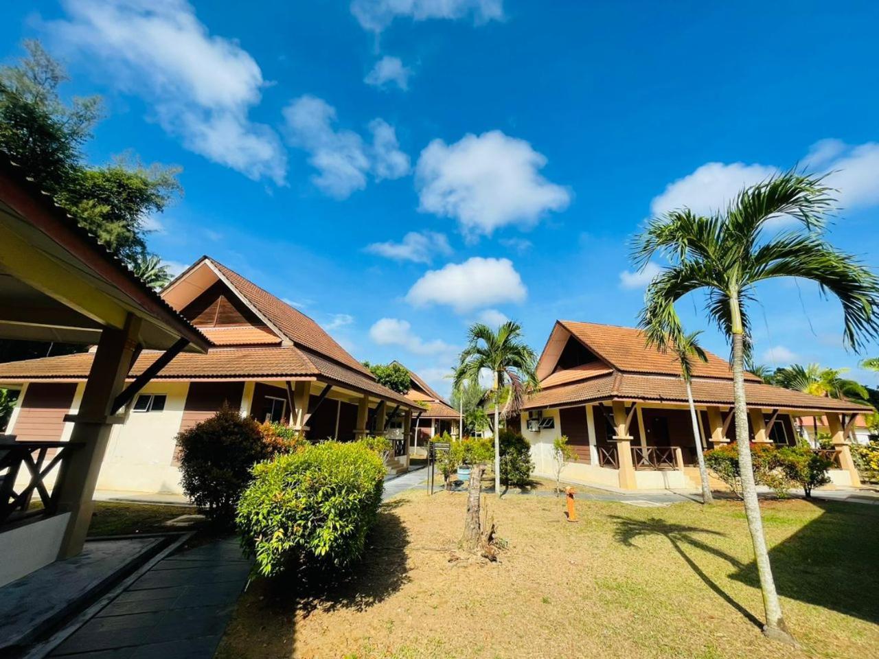 Rompin Beach Resorts Kuala Rompin Exterior photo
