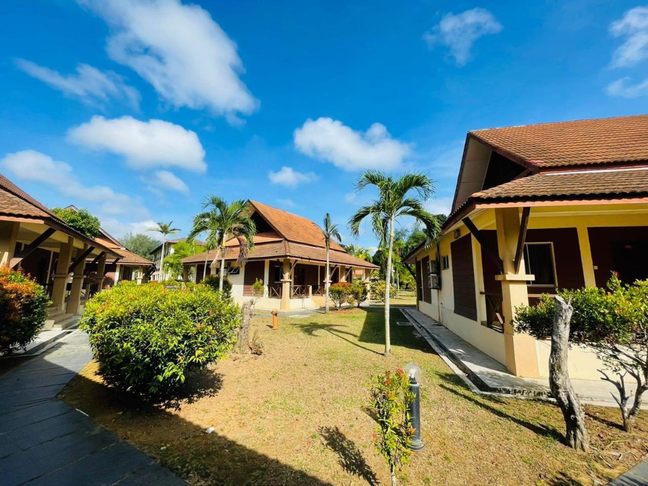 Rompin Beach Resorts Kuala Rompin Exterior photo