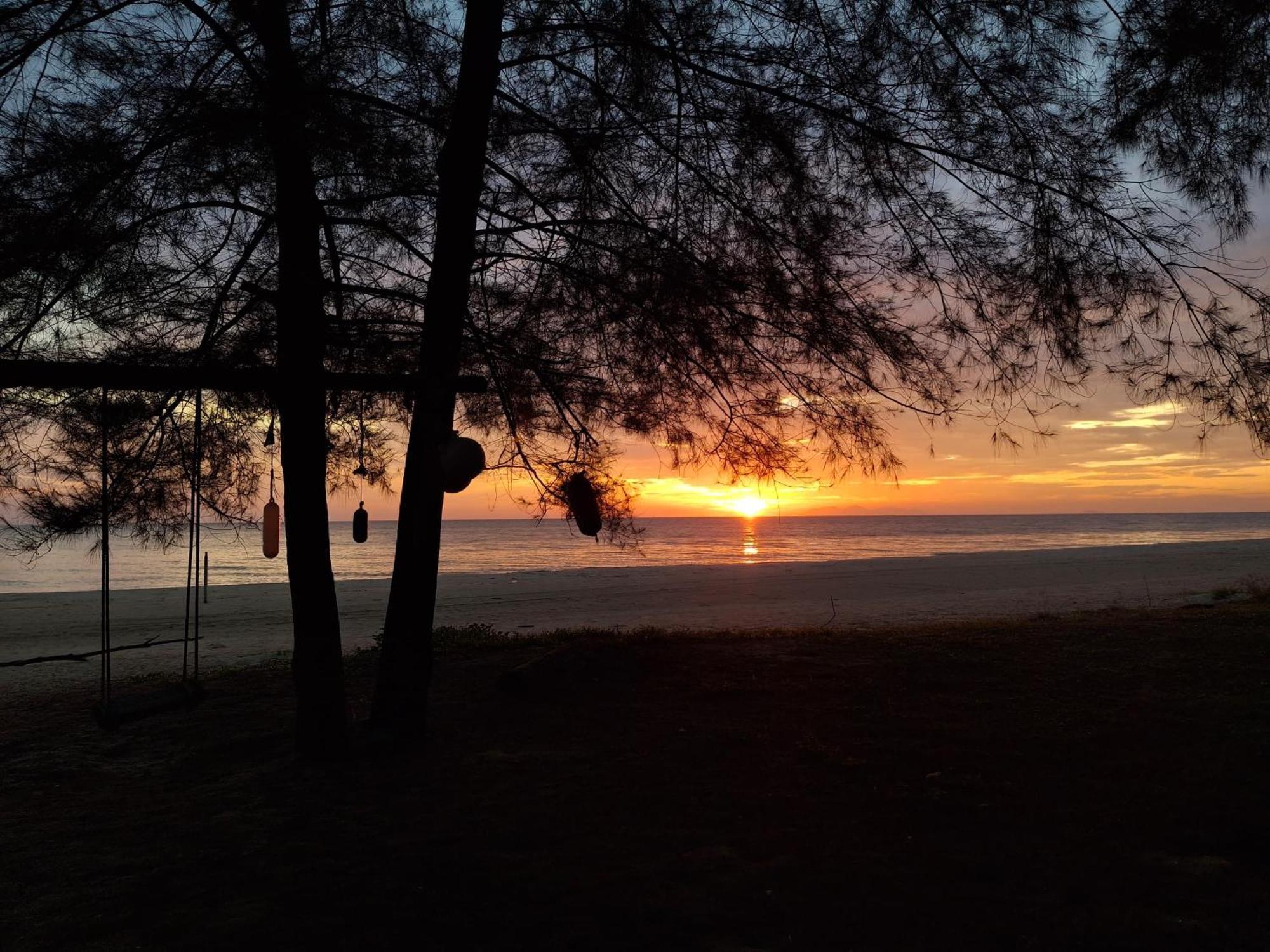 Rompin Beach Resorts Kuala Rompin Exterior photo