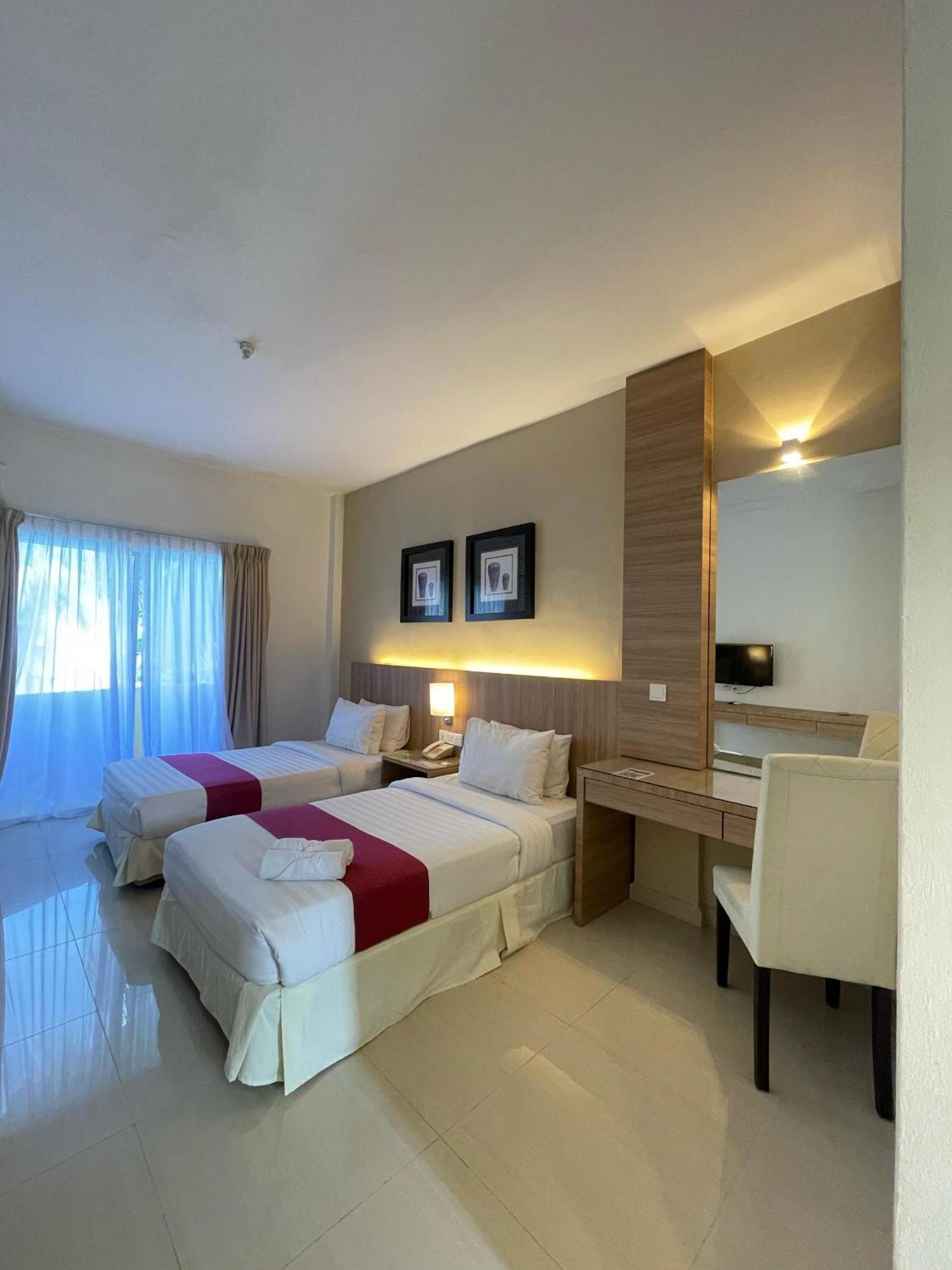 Rompin Beach Resorts Kuala Rompin Exterior photo