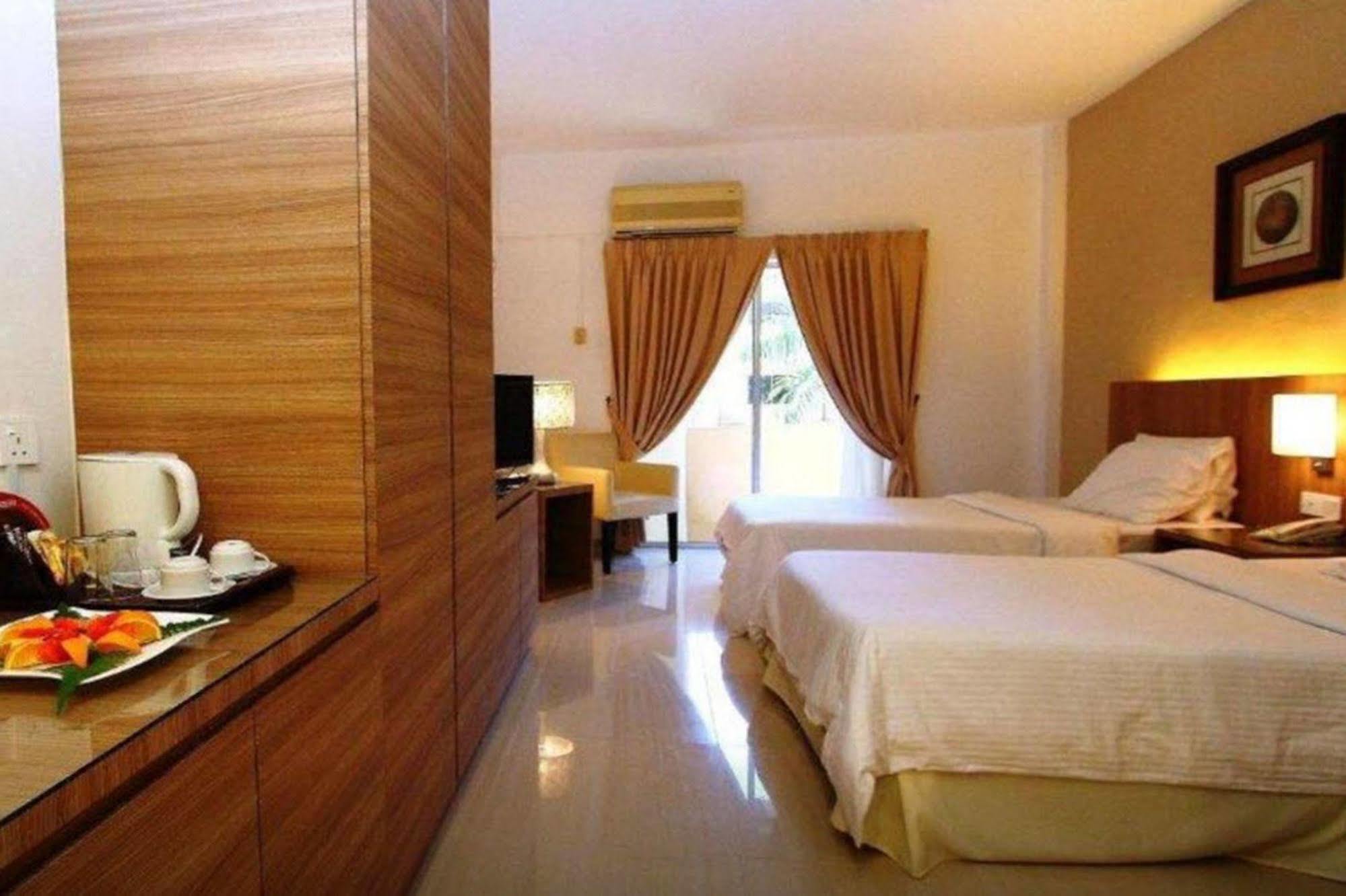 Rompin Beach Resorts Kuala Rompin Exterior photo