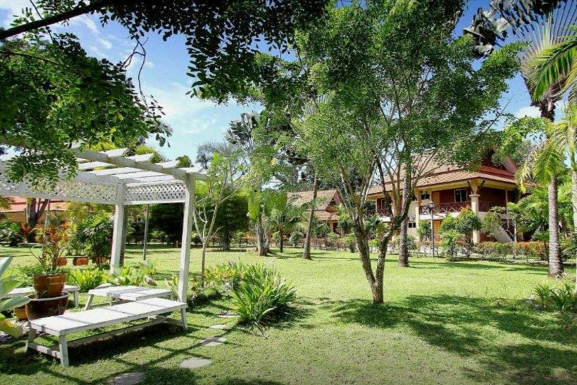 Rompin Beach Resorts Kuala Rompin Exterior photo